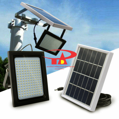 SOLAR FLOOD LIGHT 150 LED