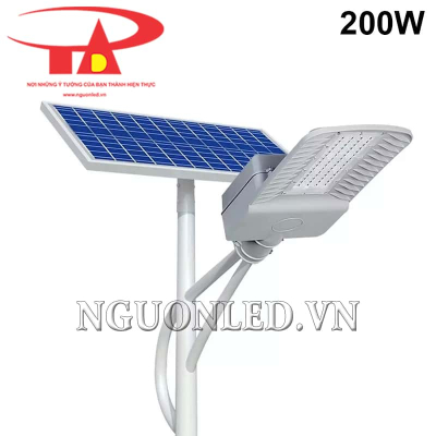 Đèn đường năng lượng mặt trời 200W