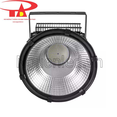 Đèn pha cẩu tháp 500w