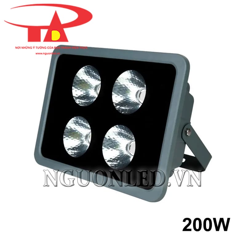 Đèn pha led 200W đổi màu: An toàn, bền bỉ, tiết kiệm điện