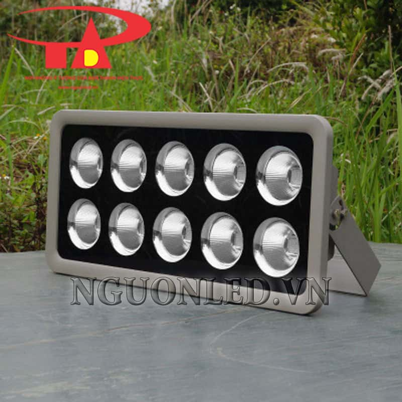 Đèn pha led ly đổi màu 500W