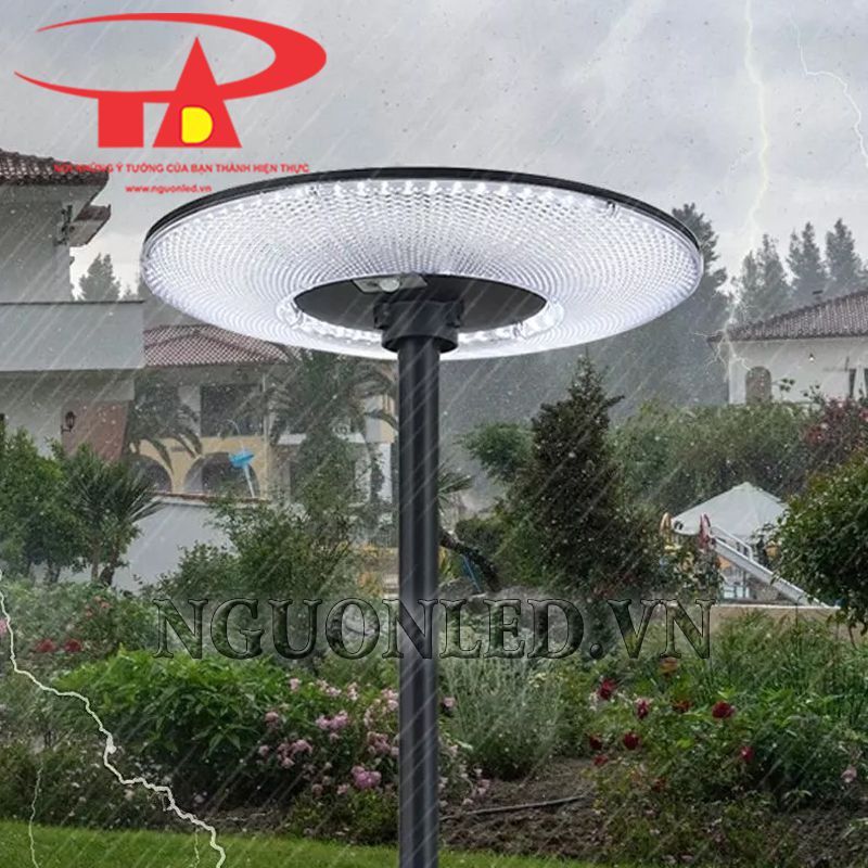 Đèn led sân vườn năng lượng UFO 600W loại tốt