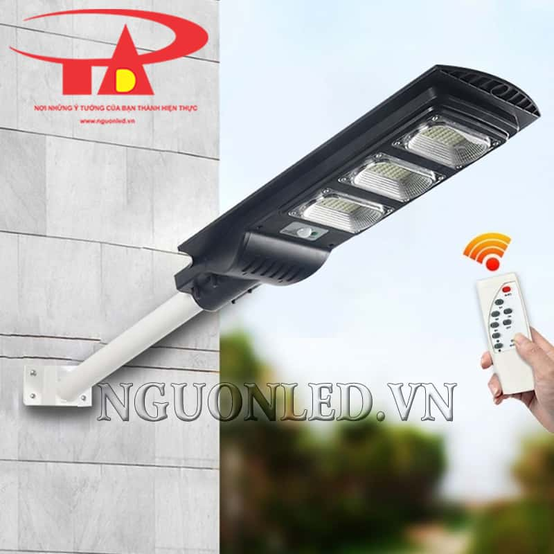 Đèn đường 60W năng lượng mặt trời