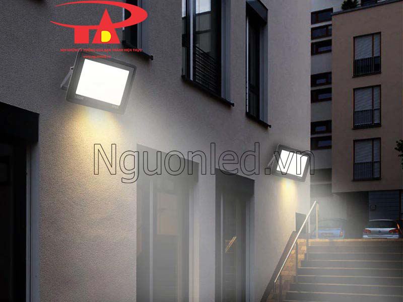 Đèn pha led 10w chiếu sáng lối đi