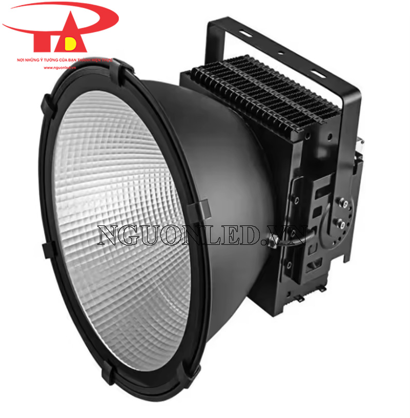 Đèn led pha cẩu tháp 300w giá rẻ