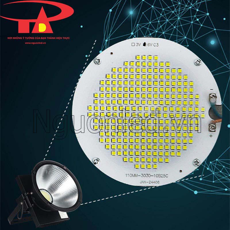 Đèn pha led cẩu tháp 400w chips led cao cấp