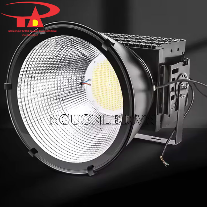 Đèn pha led cẩu tháp 600w giá rẻ