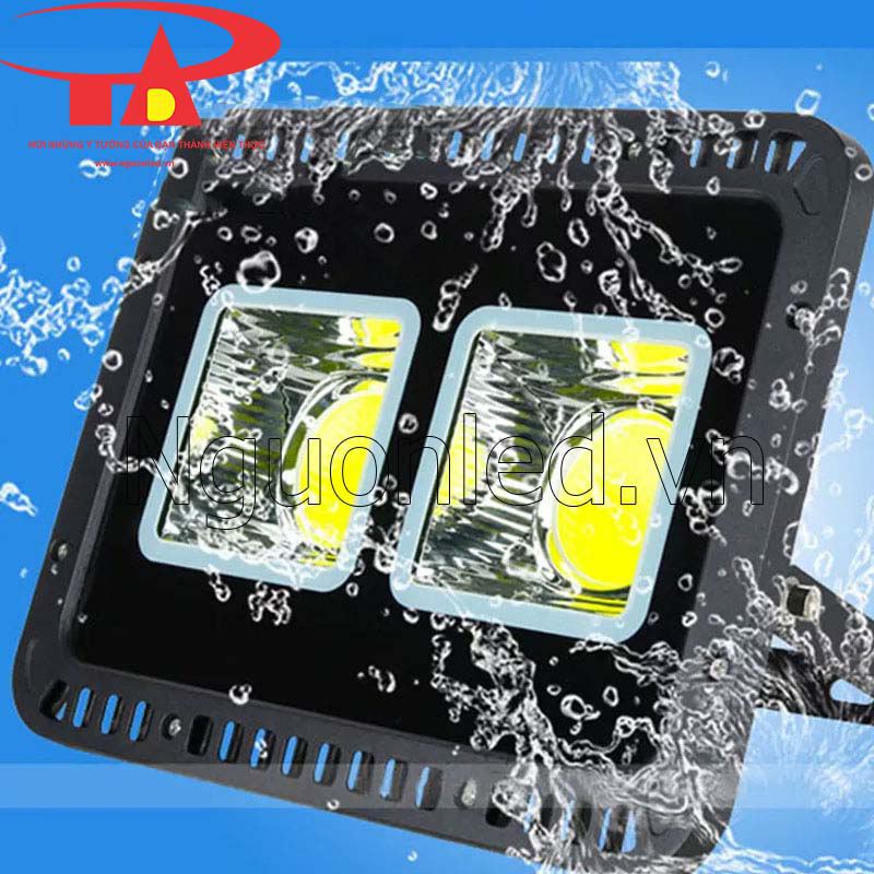 Đèn pha led cob 100w chống mưa