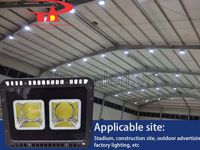 Đèn pha led cob 100w vỏ đen