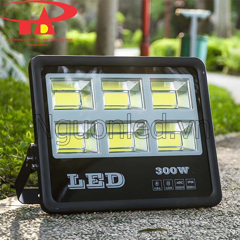 Đèn pha led 300w chips led COB cao cấp