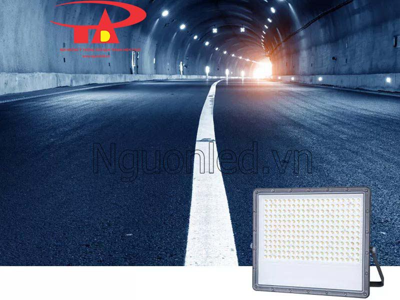 Đèn pha led 200w chiếu sáng đường hầm