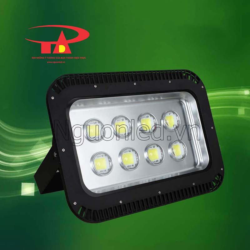 Đèn pha led 400w mắt lồi