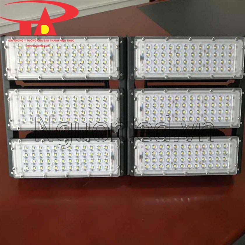 Đèn led pha 300w ngoài trời