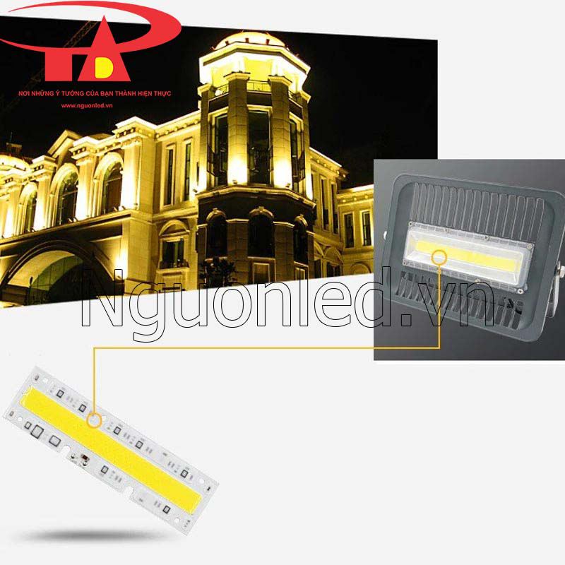 Đèn pha xương cá 50w chips COB dùng chiếu sáng hiên nhà, hắt tường