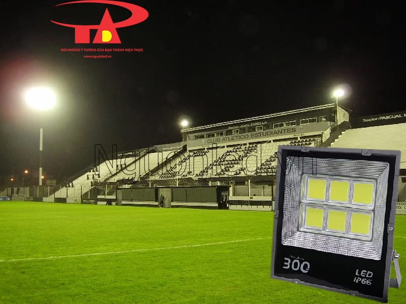 Đèn pha led vỏ đen 300w