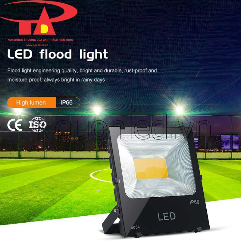 Đèn pha led cob 150w chiếu sân bóng