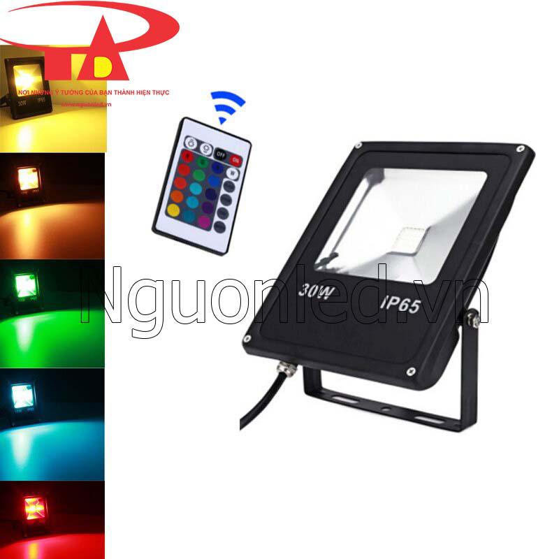 Đèn pha 30w vỏ đèn RGB