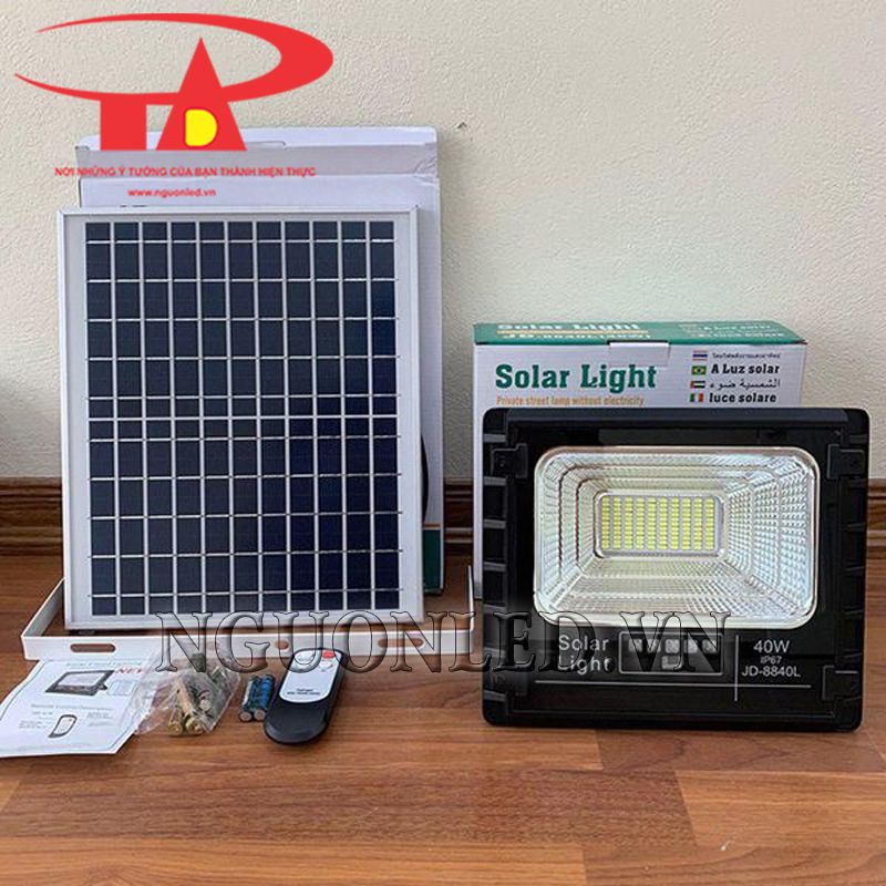 Đèn năng lượng mặt trời 40W Jindian ánh sáng vàng