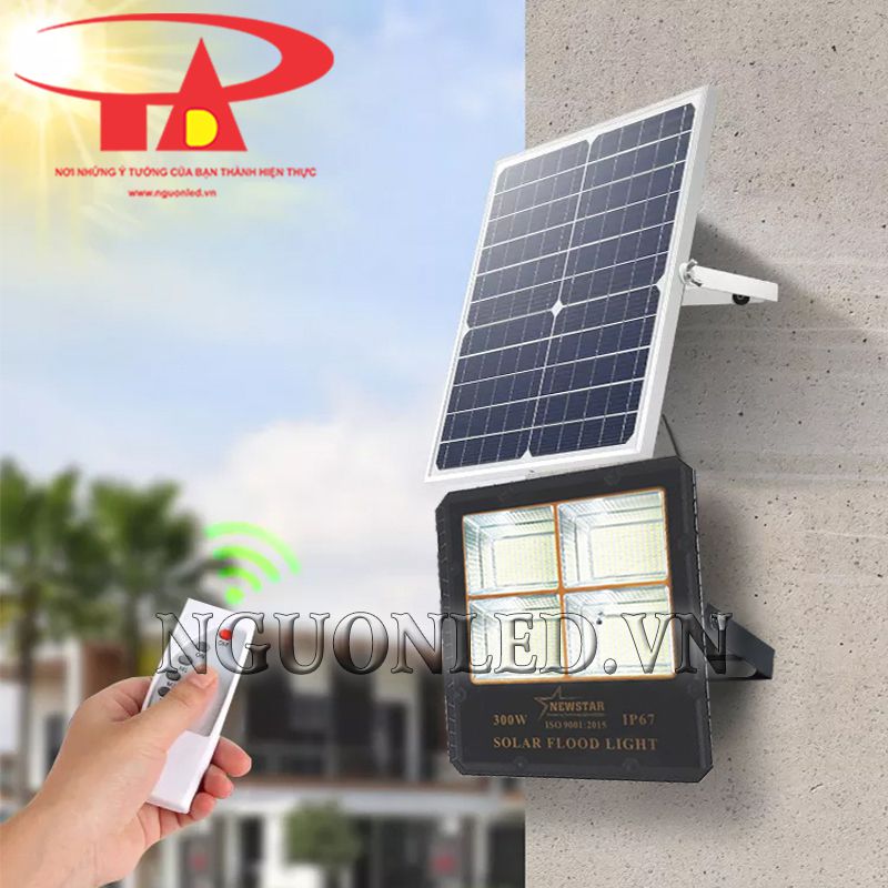 Đèn pha năng lượng mặt trời NT300W Newstar