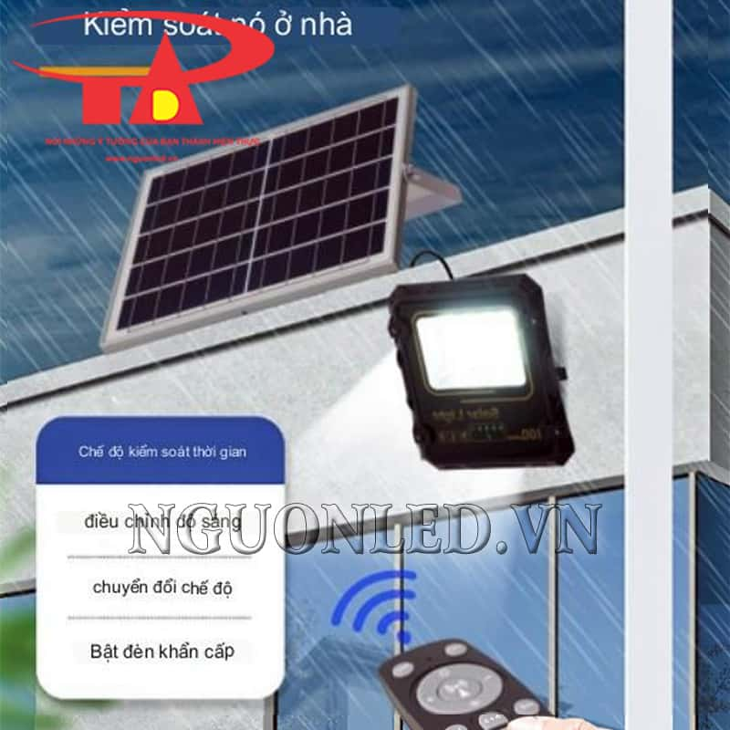 Đèn led pha năng lượng mặt trời điều khiển từ xa