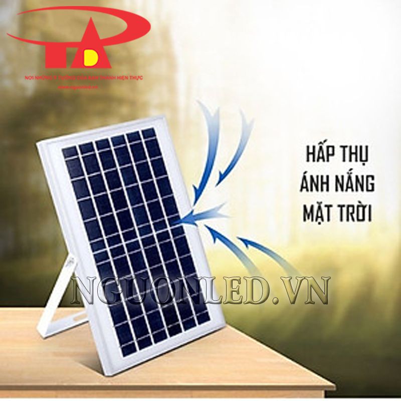 Đèn pha năng lượng mặt trời 300W tại TPHCM