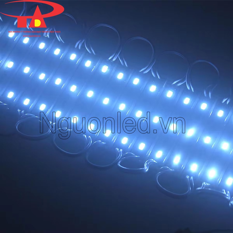 Led hắt 3 mắt Samsung màu trắng