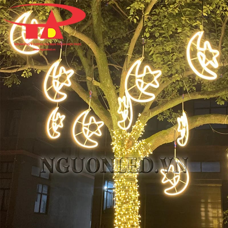 Ứng dụng led neon trăng sao màu vàng thả cây