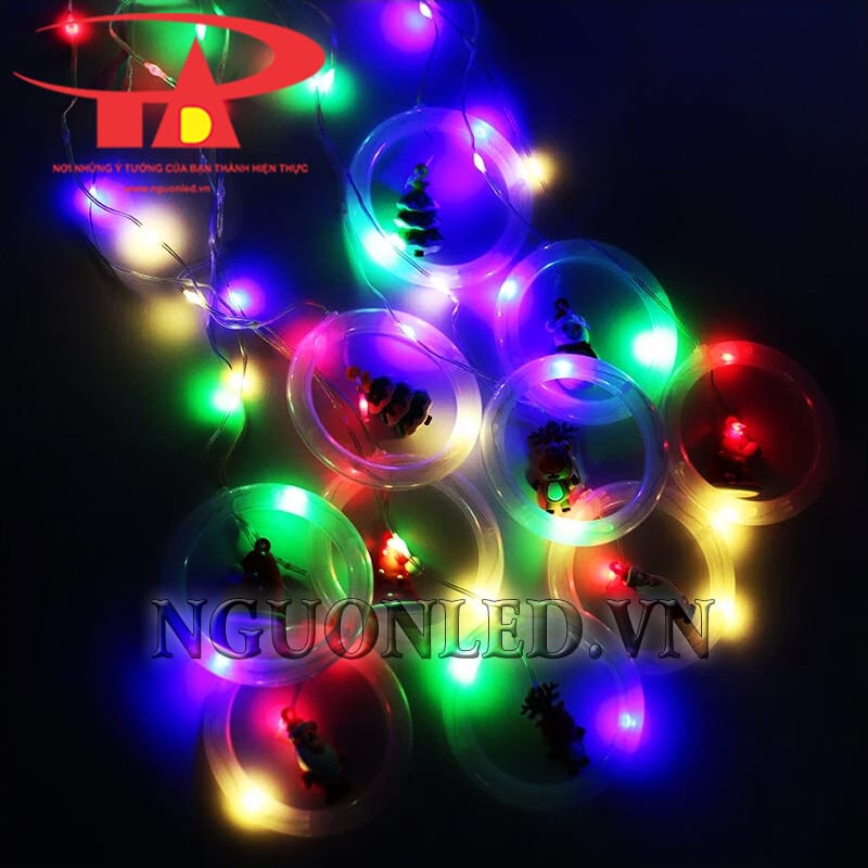 Ứng dụng led rèm vòng tròn noel đủ màu tại Nha Trang