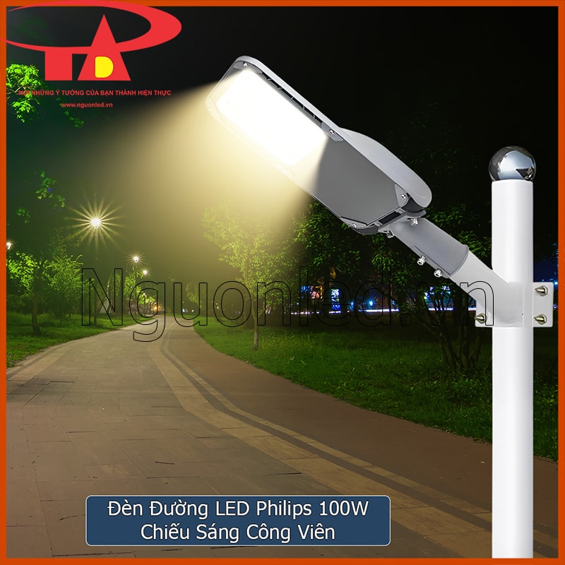 Đèn đường 100w philips chiếu sáng lối đi công viên ven hồ dịu nhẹ
