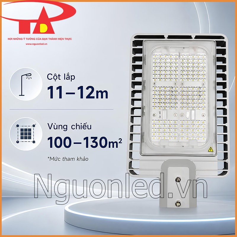 Đèn đường LED 150W với cột lắp tham khảo 11–12m và vùng chiếu khoảng 100–130m² ngoài trời