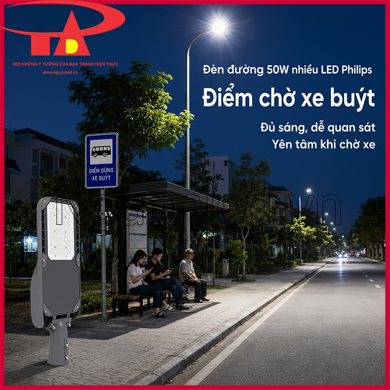Đèn đường LED 50W Philips chiếu sáng điểm chờ xe buýt bên đường