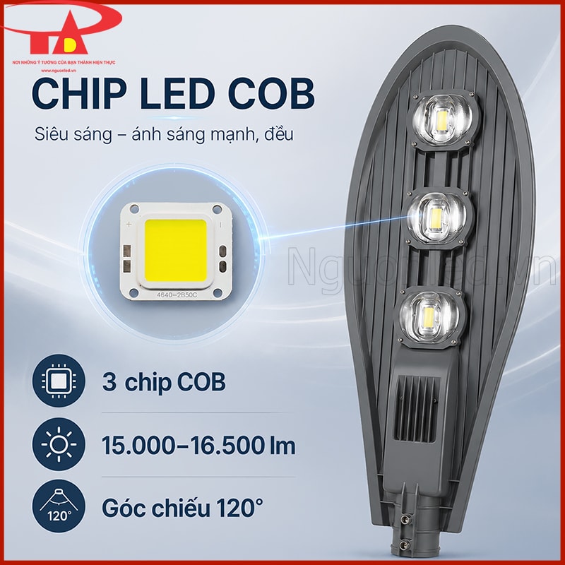 Ba chip LED COB trên đèn đường 150W chiếc lá, quang thông 15.000–16.500 lm và góc chiếu 120°