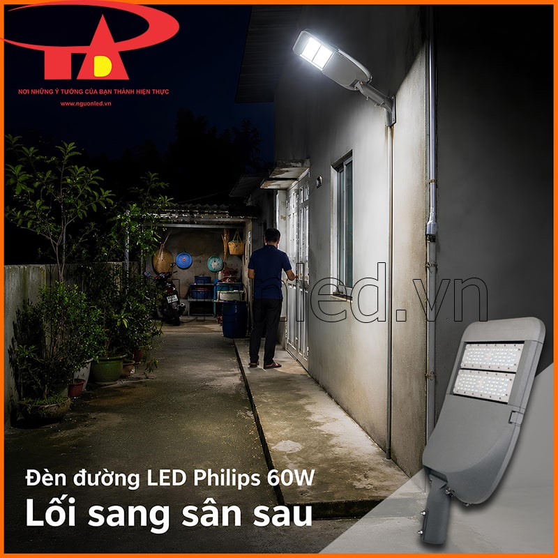 Đèn LED chiếu sáng ngoài trời 60W lắp tại lối hông sát tường, gần góc rẽ và khu phụ của ngôi nhà