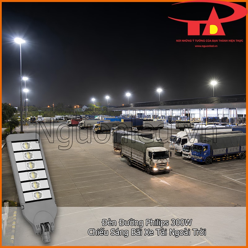 Đèn LED chiếu sáng ngoài trời 300W tại sân quay đầu xe tải và container