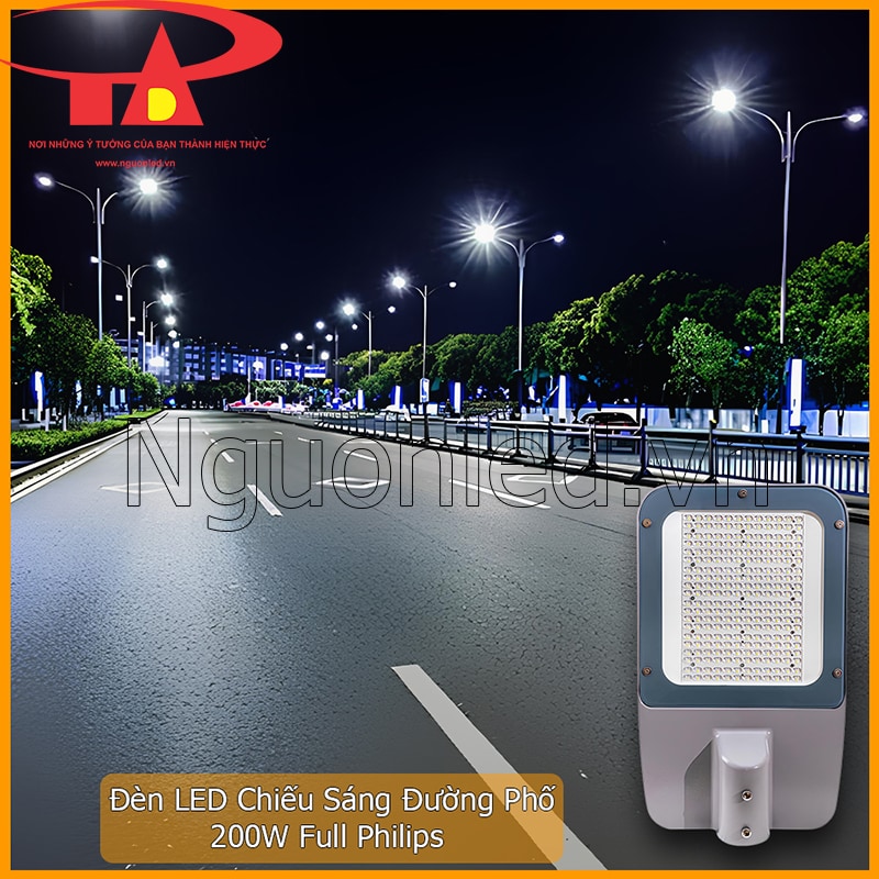 Đèn LED đường phố 200W Philips lắp trên cột cao cho ánh sáng liền mạch ngoài trời
