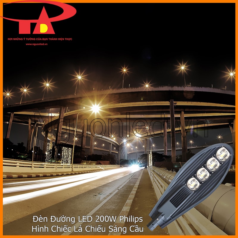 Đèn đường Philips 200W chiếc lá lắp cho cầu vượt và cầu bắc qua sông