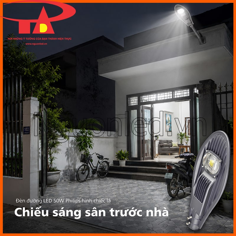 Đèn đường 50W Philips hình chiếc lá chiếu sáng sân phụ và lối đi sát tường