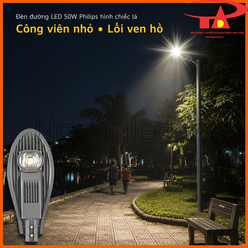 Đèn đường 50W Philips hình chiếc lá chiếu sáng lối ven hồ trong khuôn viên