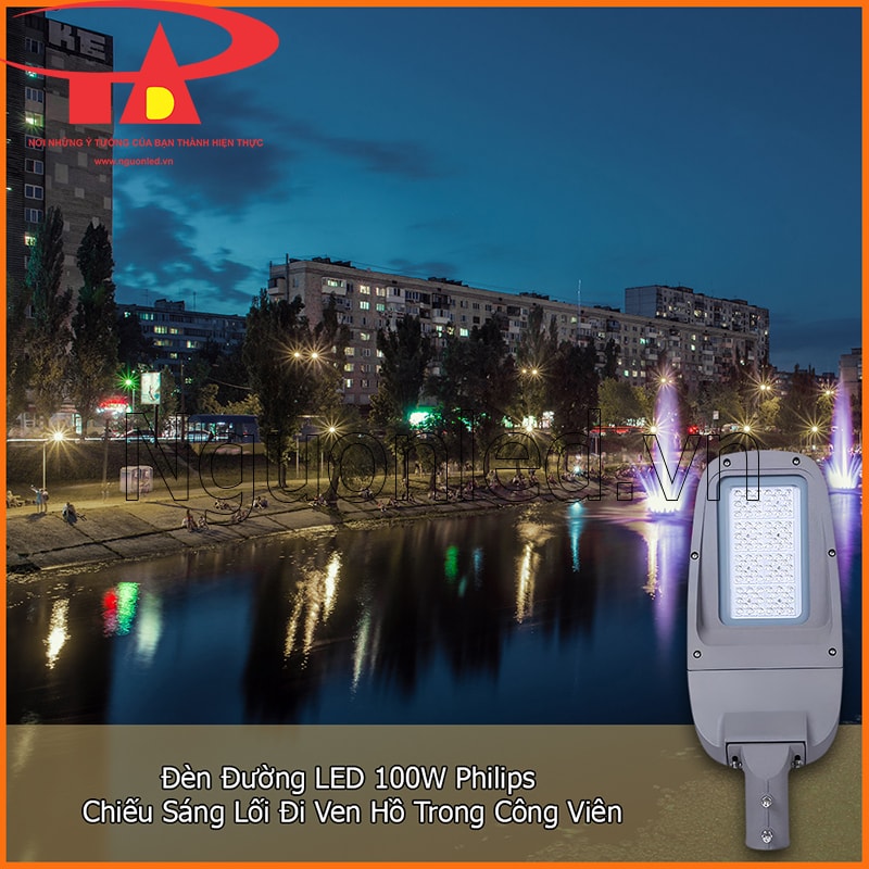 Đèn đường LED 100W Philips ghép trên cảnh lối dạo ven hồ trong công viên vào buổi tối