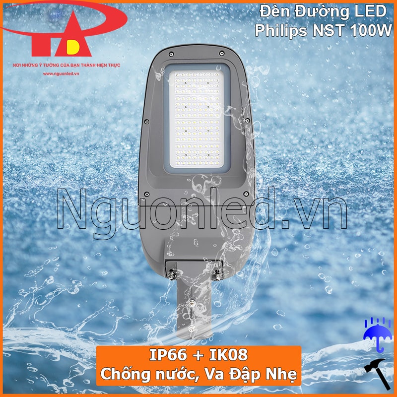 Đèn đường LED Philips NST 100W trên nền nước bắn, kèm dòng chữ IP66 và IK08