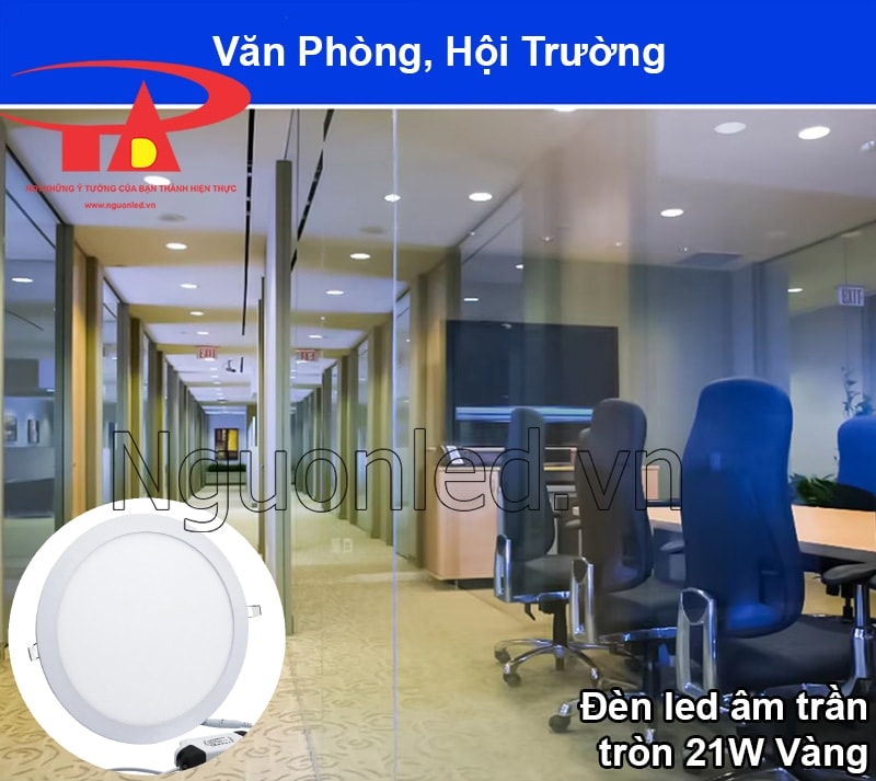 Đèn trần thạch cao tạo không gian văn phòng làm việc thoải mái