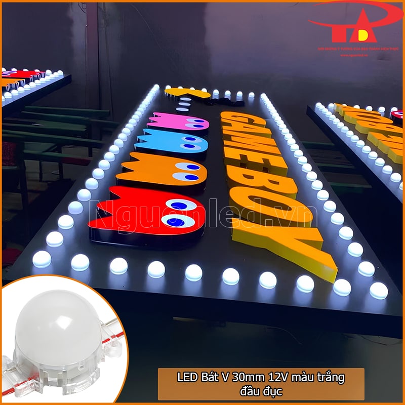 Biển hiệu dùng LED bát 30mm màu trắng với nhiều nhánh cấp nguồn song song