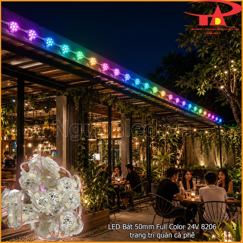 Quán cà phê sân vườn chạy LED bát 50mm Full Color dọc mái hiên với nhiều màu 