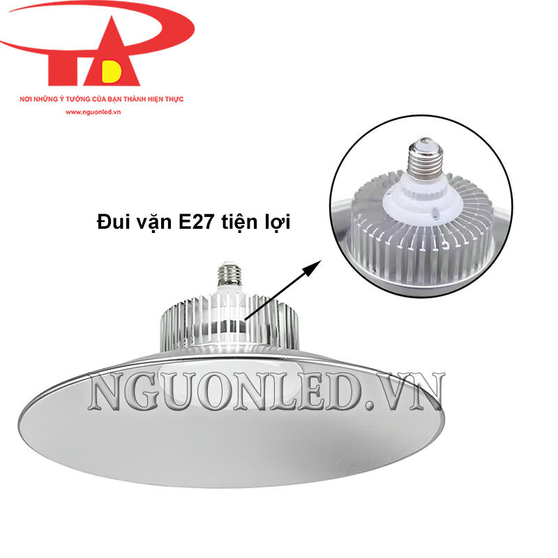 Đui vặn E27 của đèn nhà xưởng giúp dễ dàng lắp đặt, thay thế