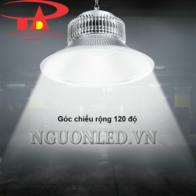 Đèn led nhà xưởng 200W với góc chiếu rộng giúp tối ưu hóa hiệu quả chiếu sáng