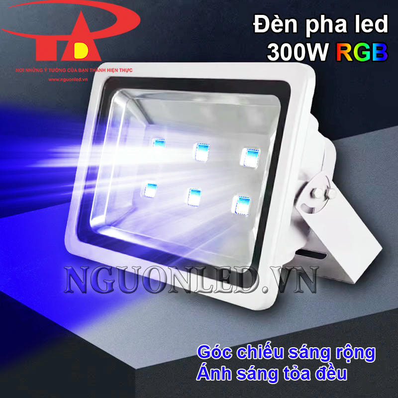 Đèn pha led 300W đổi màu siêu sáng, góc chiếu rộng