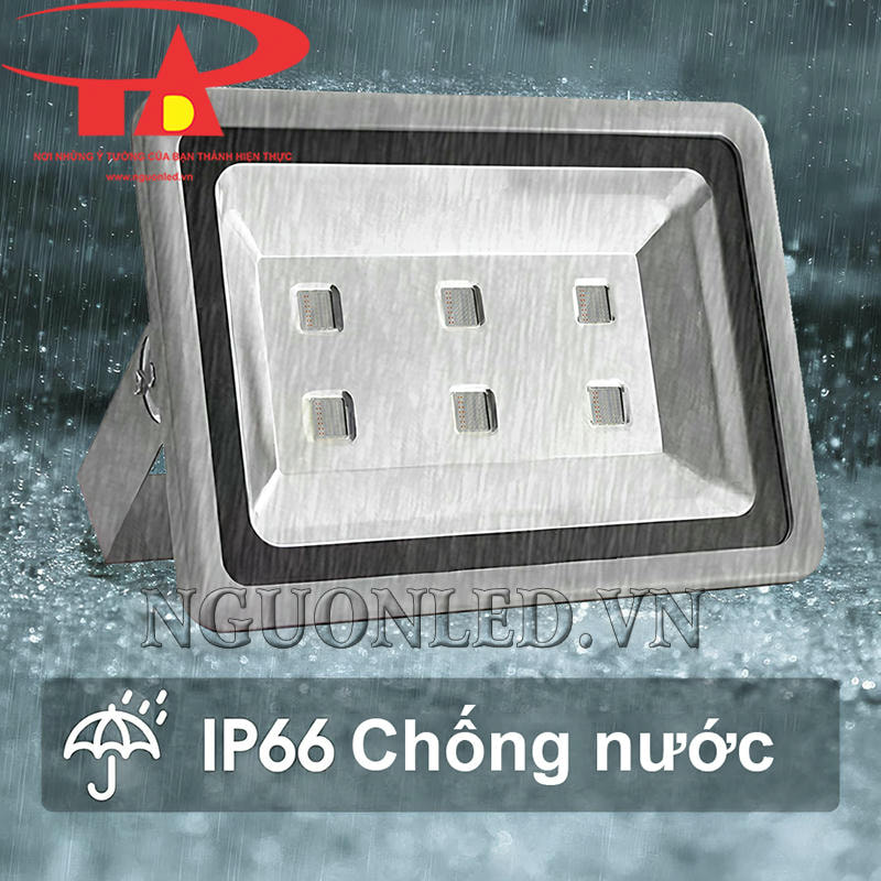 Đèn pha ngoài trời 300W đủ màu chống nước vượt trội