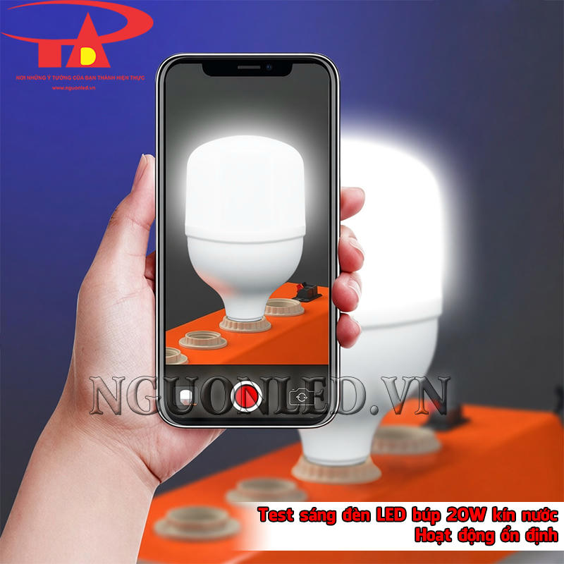 Đèn búp trụ kín nước 20W với tình trạng hoạt động ổn định khi cấp nguồn sử dụng lâu dài