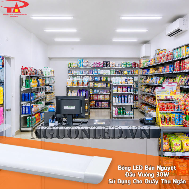 Đèn bán nguyệt đầu vuông 30W hỗ trợ quầy thu ngân nhìn rõ hóa đơn, mã hàng và khu thanh toán