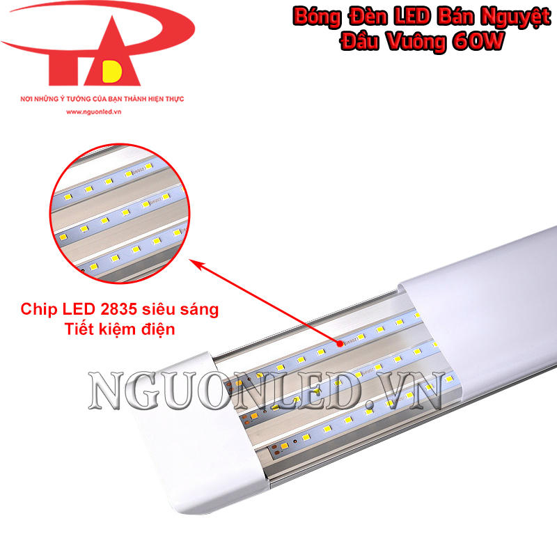 Chip LED SMD 2835 trên đèn bán nguyệt 60W tạo nguồn sáng trải dài theo thân đèn